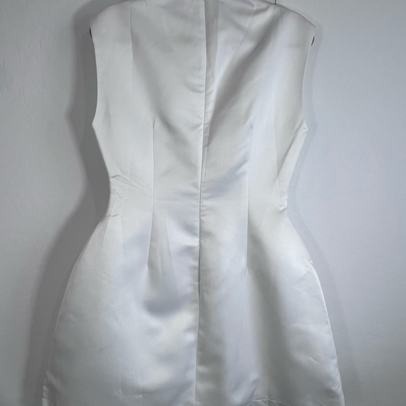 ODDMUSE WHITE MINI DRESS LARGE - Picture 6 of 9